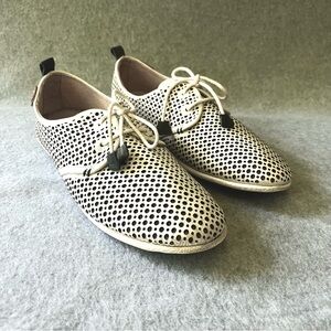Pikolinos 917-4549 Perforated Leather Oxford Shoes White EU 40 US 9 Women’s